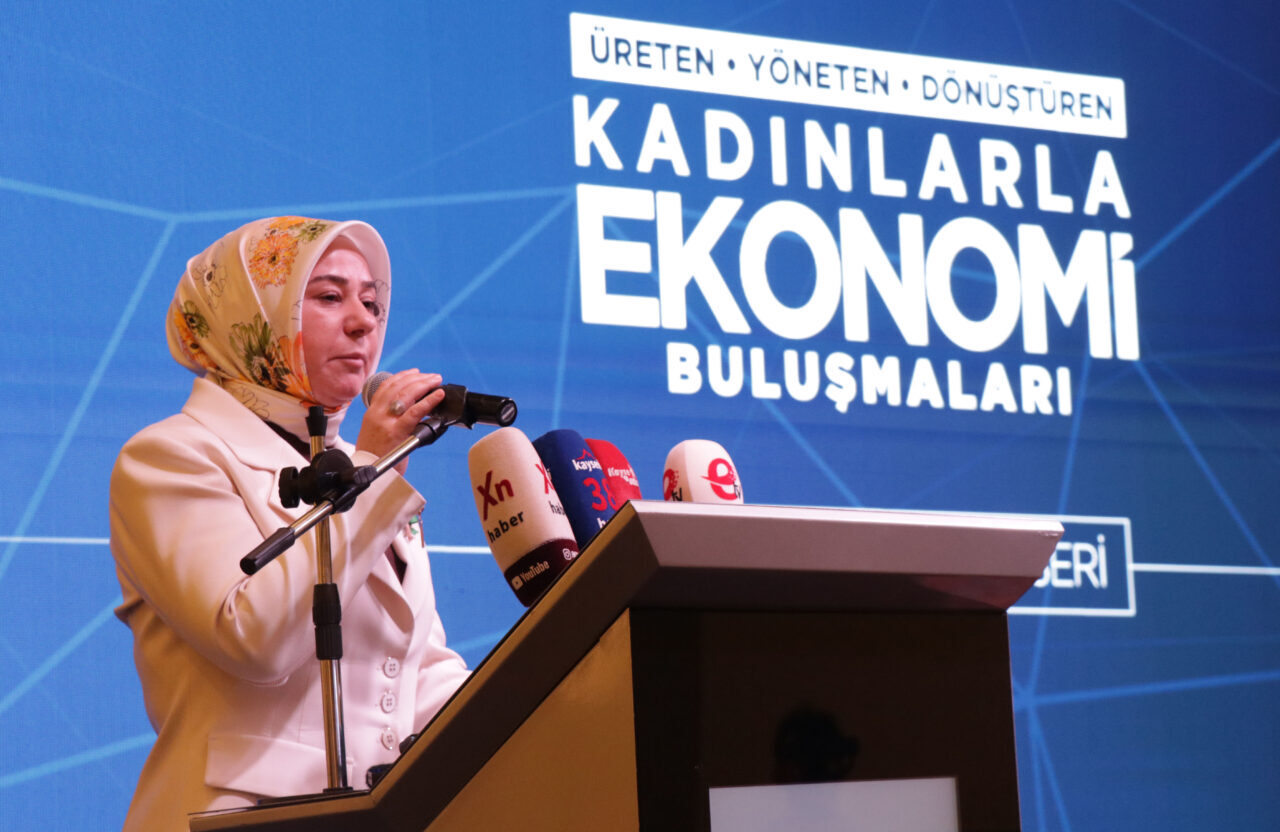 - "Kadın aklının ve vicdanının iş hayatına taşınması hem bir
