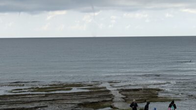 ANTALYA (AA) – Antalya'nın Alanya ilçesinde denizde hortum meydana geldi.