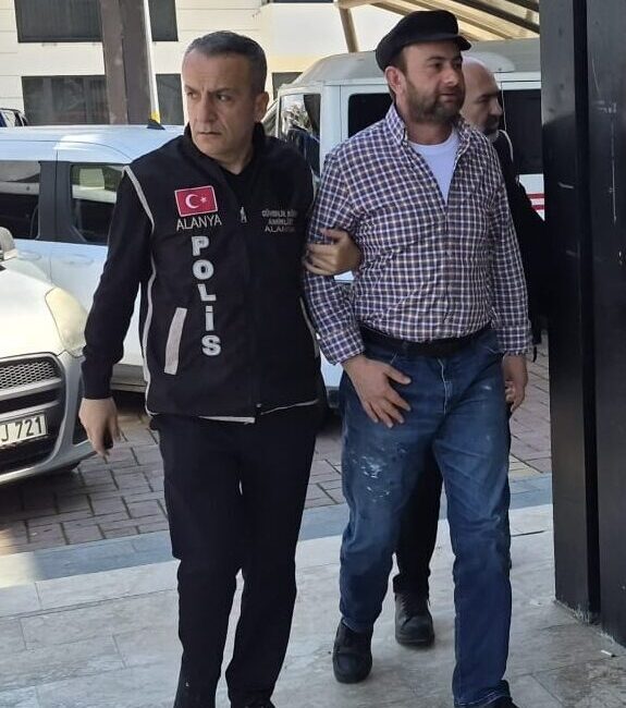 ANTALYA (AA) – Antalya'nın Alanya ilçesinde sosyal medya hesabından Cumhurbaşkanı