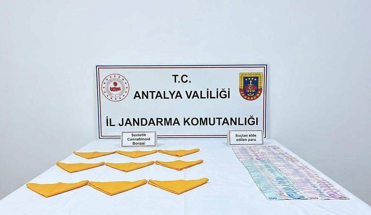 ANTALYA (AA) – Antalya'nın Alanya ilçesinde düzenlenen iki uyuşturucu operasyonunda