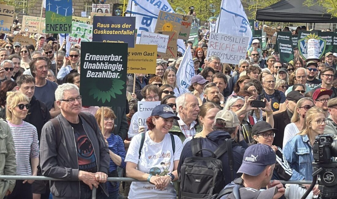 BERLİN (AA) – Almanya'nın çeşitli kentlerinde hükümetin enerji politikasına karşı