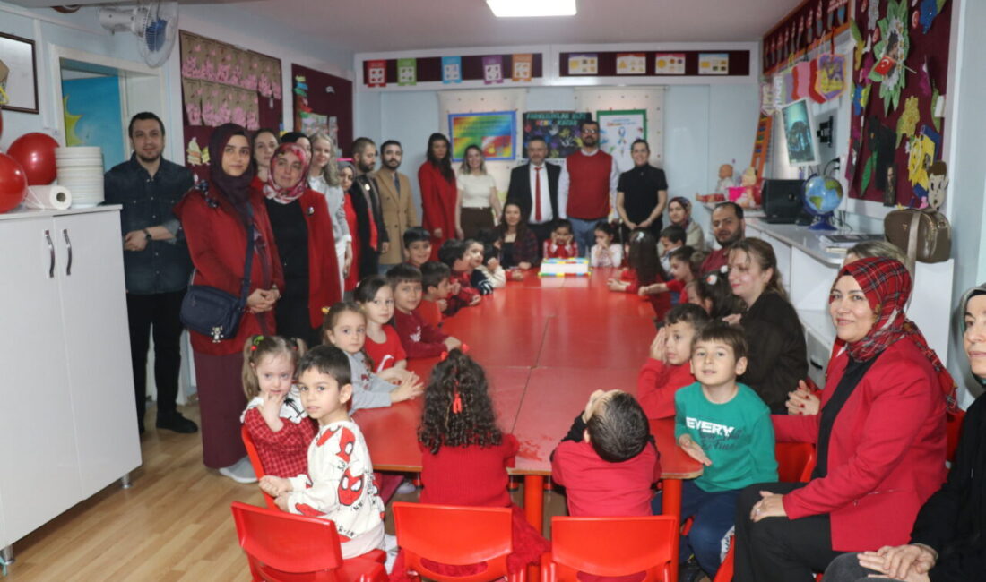 AMASYA (AA) – Amasya Zübeyde Hanım Anaokulu öğrencileri, Dünya Otizm