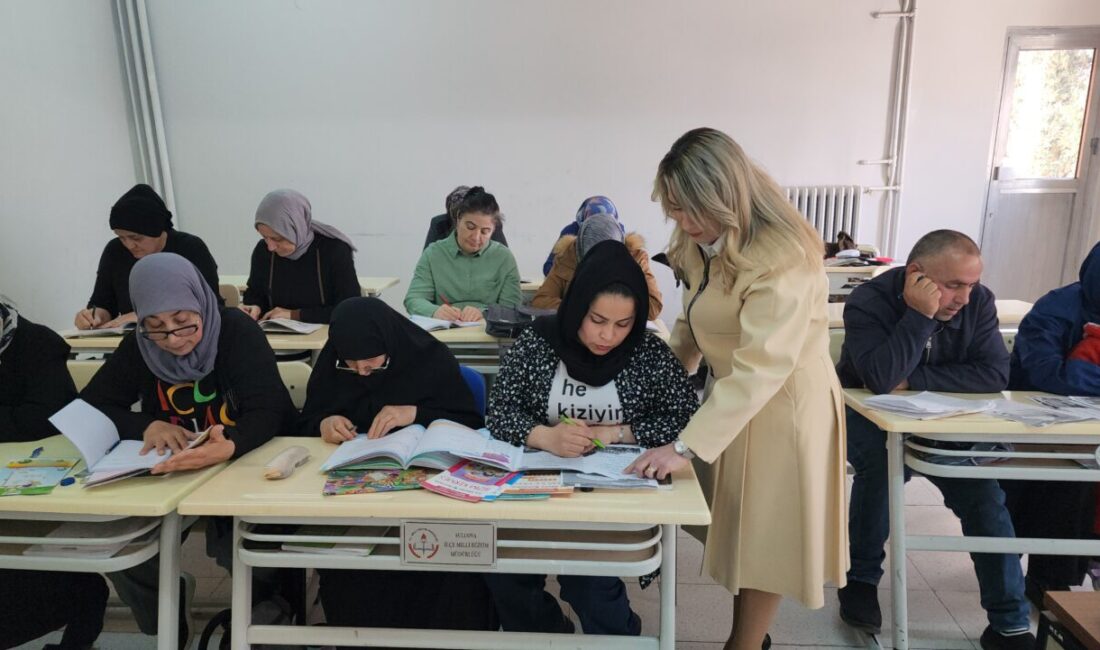 AMASYA (AA) – Amasya'nın Suluova ilçesinde yabancılara yönelik açılan Türkçe