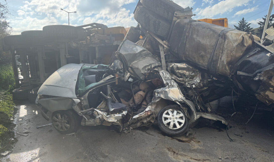 - Otoyolun Kocaeli geçişi Ankara istikameti ulaşıma kapandı