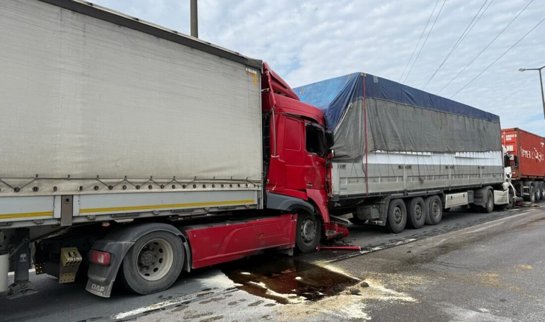 - Kocaeli geçişinde 6 tırın karıştığı kaza nedeniyle ulaşım tek