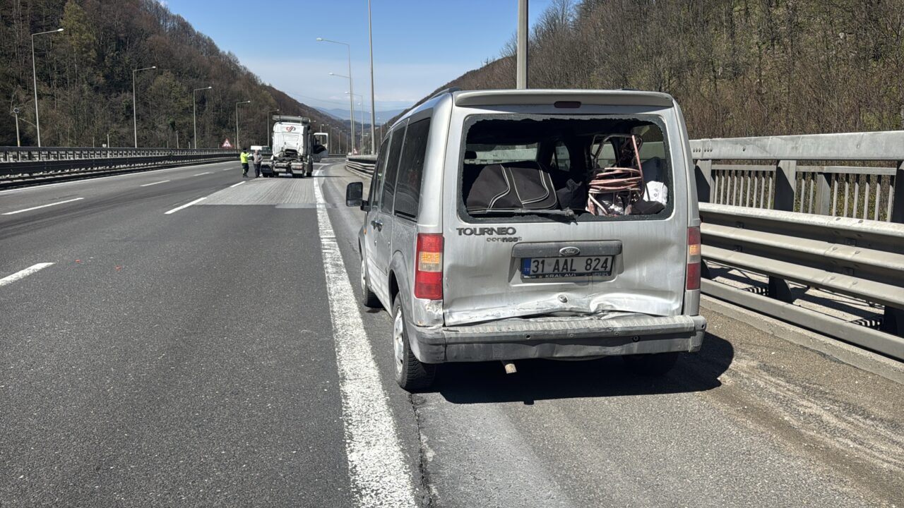 - Kazada 4 kişi yaralandı