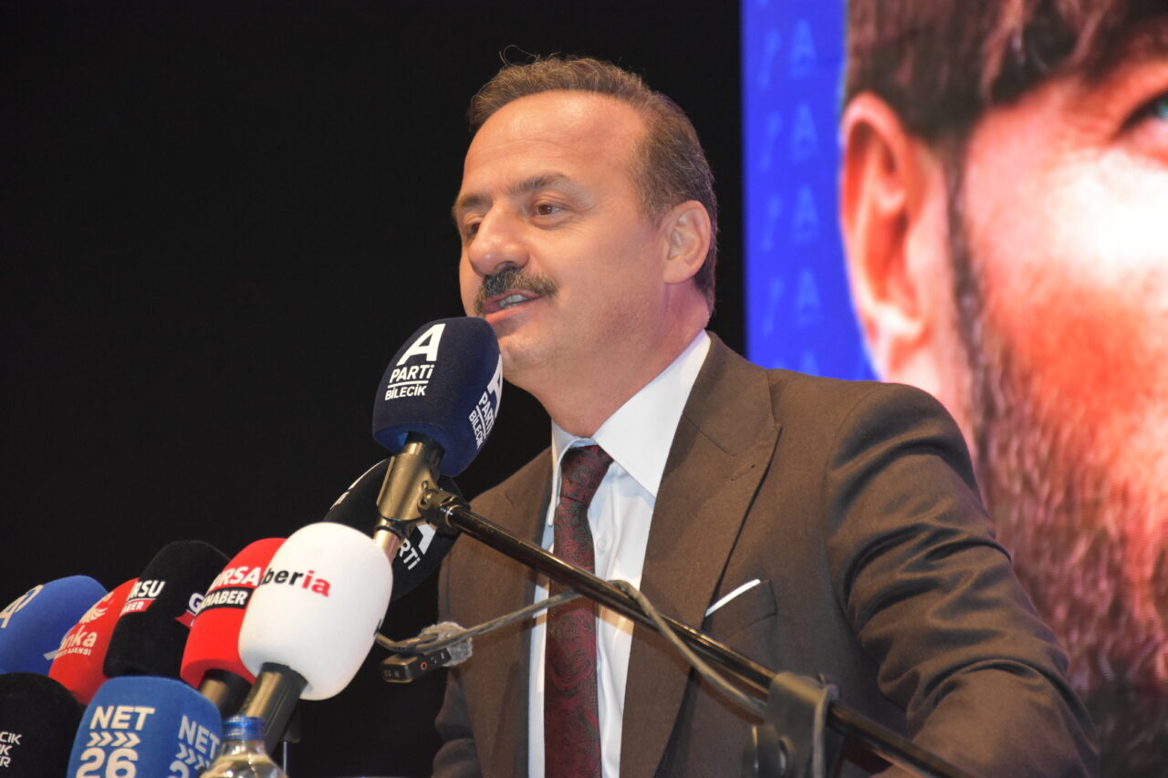 BİLECİK (AA) – Anahtar Parti Genel Başkanı Yavuz Ağıralioğlu, Bilecik'te