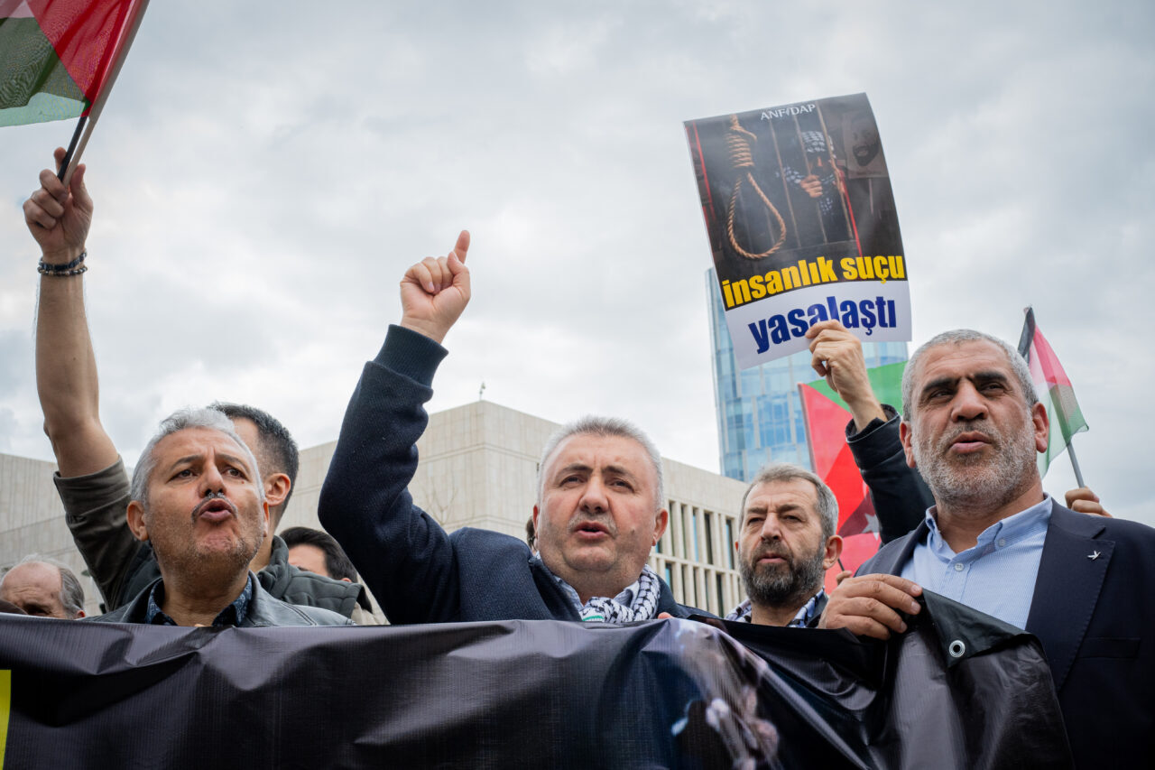 ANKARA (AA) – Ankara Filistin Dayanışma Platformu (ANFİDAP) üyeleri, İsrail'in