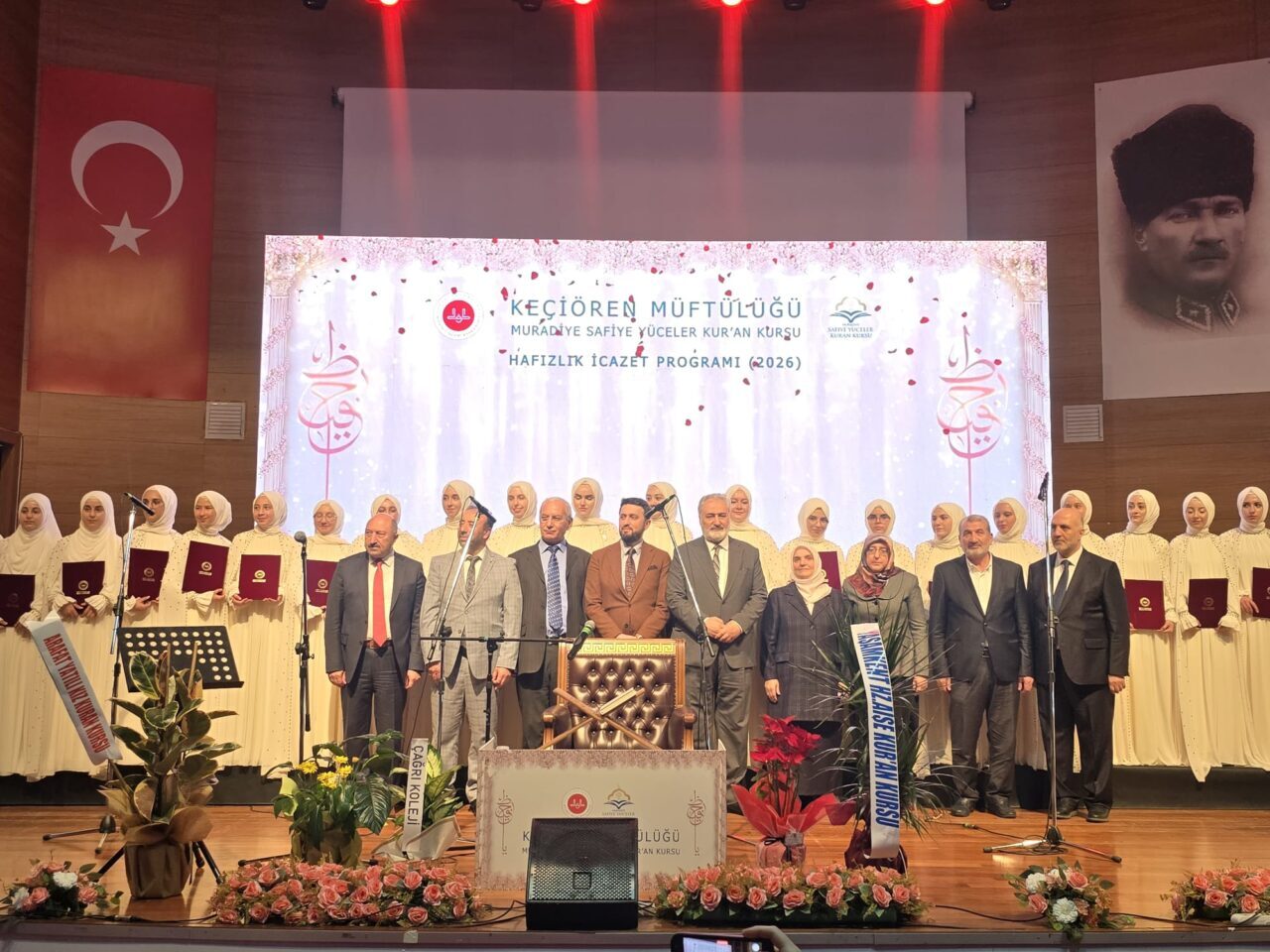 ANKARA (AA) – Ankara'nın Keçiören ilçesinde eğitimlerini tamamlayan 34 hafız