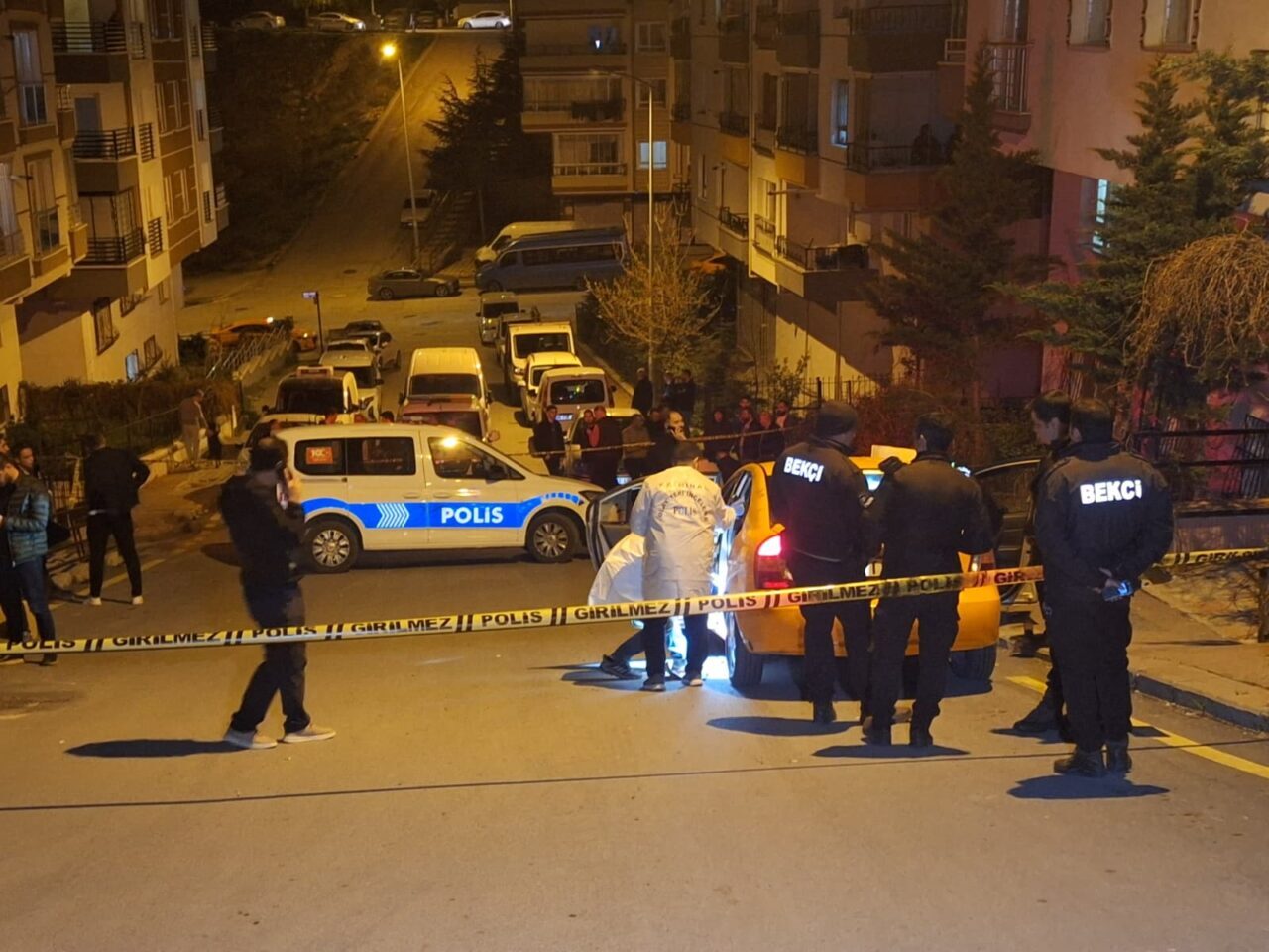 ANKARA (AA) – Ankara'da tartıştığı arkadaşını silahla yaralayan zanlı polis