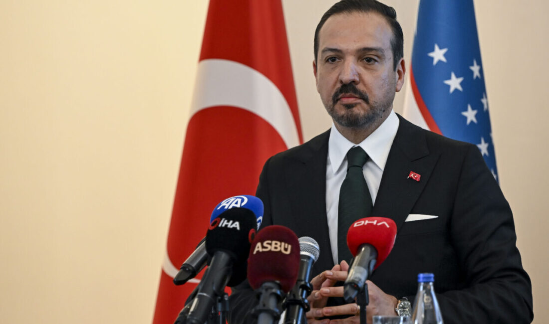 - Özbekistan'ın Ankara Büyükelçisi İlham Haydarov:
- "Özbekistan ve Türkiye, aynı