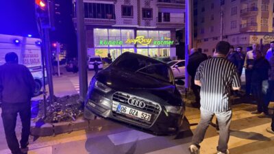 ANKARA (AA) – Ankara'nın Çubuk ilçesinde iki ayrı trafik kazasında