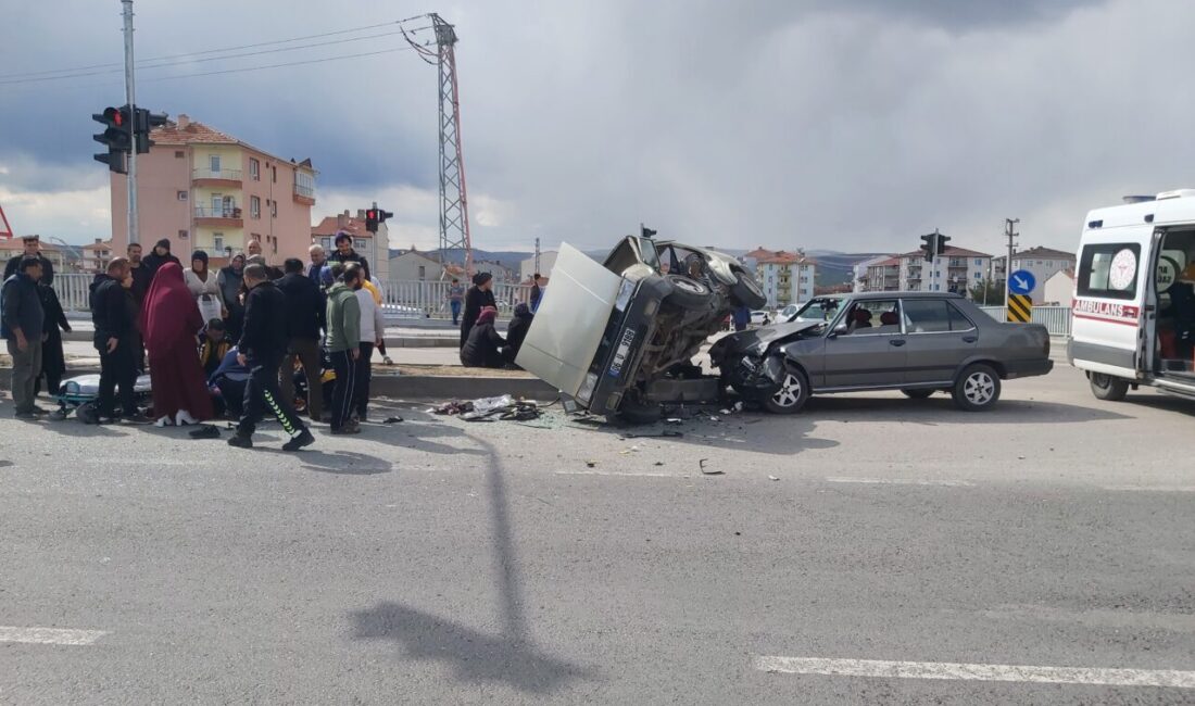 ANKARA (AA) – Ankara'nın Çubuk ilçesinde iki otomobilin çarpıştığı kazada