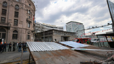 ANKARA (AA) – Ankara'nın Ulus semtinde yıkım çalışmaları yürütülen dört