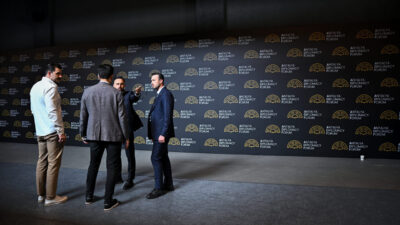 - Bu yıl "Yarını Tasarlarken Belirsizliklerle Baş Etmek" ana temasıyla