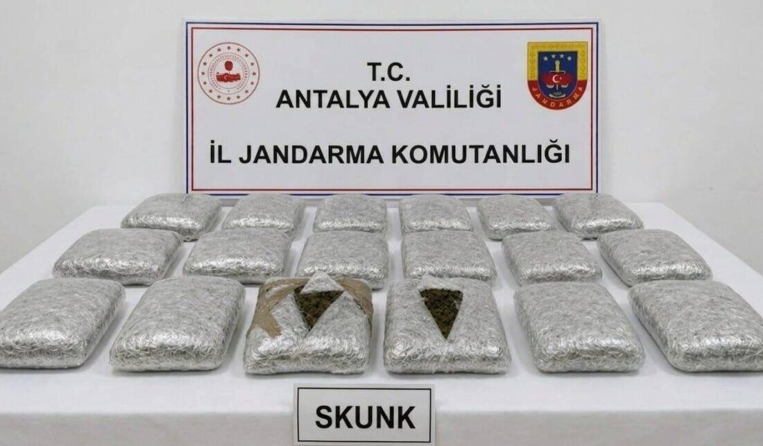 ANTALYA (AA) – Antalya'nın Döşemealtı ilçesinde düzenlenen operasyonda 30 kilogram
