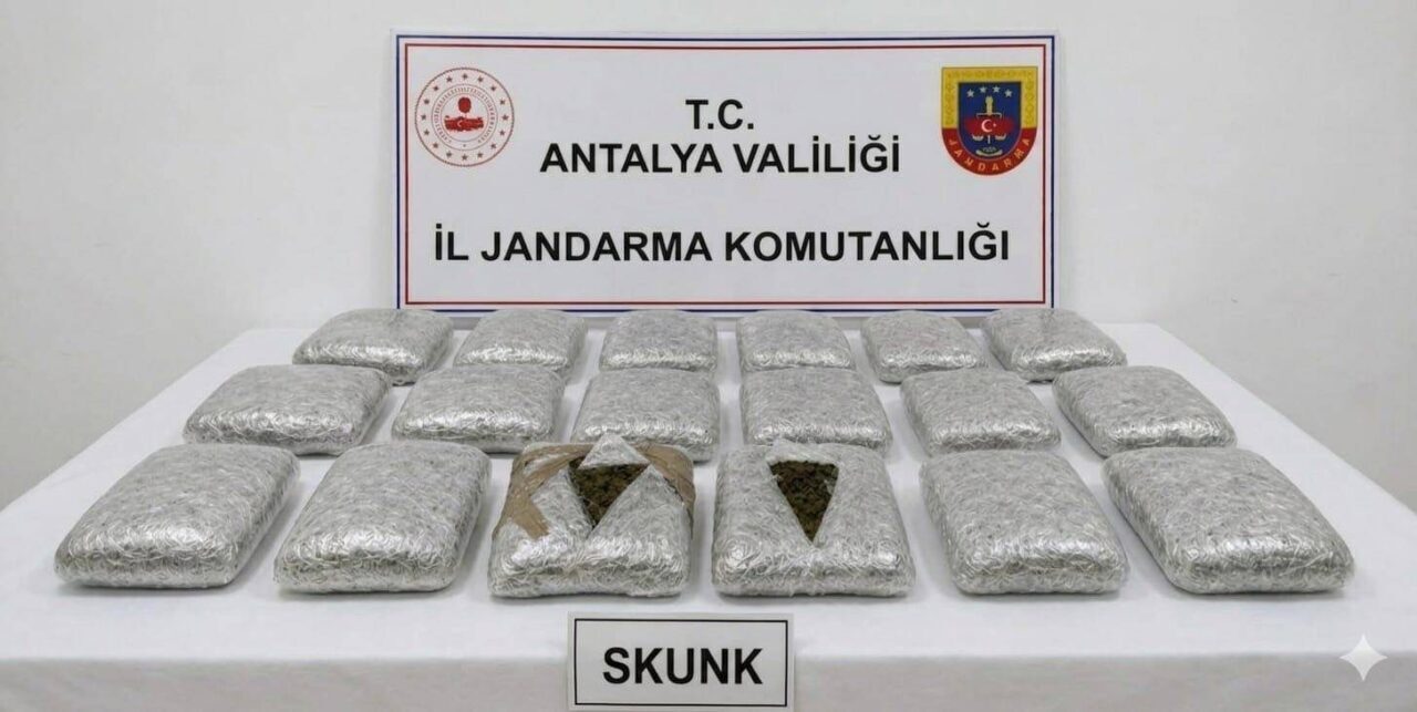 ANTALYA (AA) – Antalya'nın Döşemealtı ilçesinde düzenlenen operasyonda 30 kilogram
