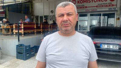 ANTALYA (AA) – Antalya'nın Serik ilçesinde, toptancı halindeki biber yüklü