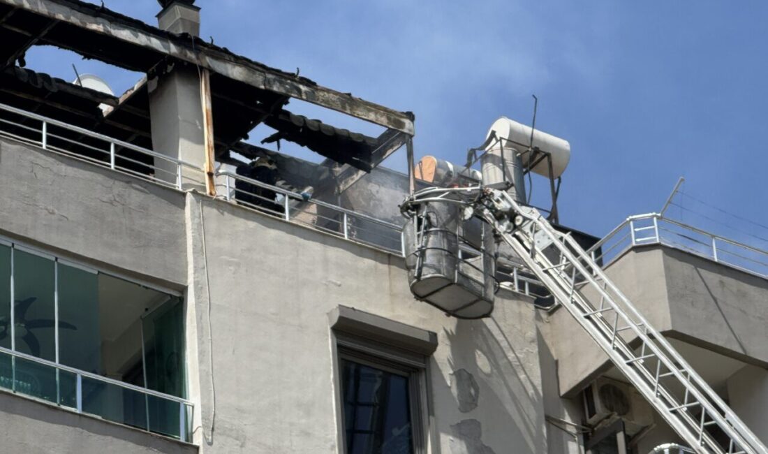 ANTALYA (AA) – Antalya'nın Muratpaşa ilçesinde bir sitedeki apartmanın teras