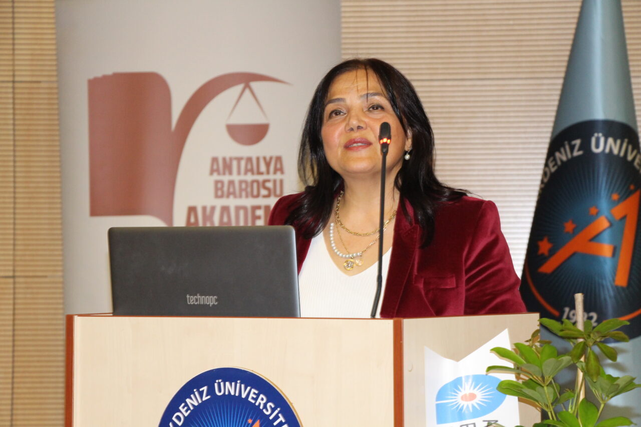 - Atatürk Araştırma Merkezi Başkanı Prof. Dr. Ahmet Kılınç:
- "Kabulünün