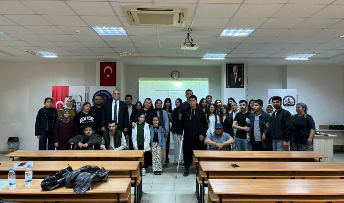 ANTALYA (AA) – Antalya'da engelli bireyler, VR (sanal gerçeklik) gözlüğüyle