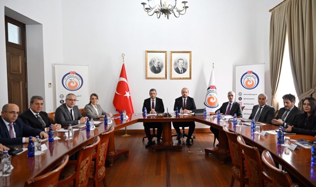 ANTALYA (AA) – Antalya'da elektrik hatlarından kaynaklanan orman yangınlarının önlenmesine