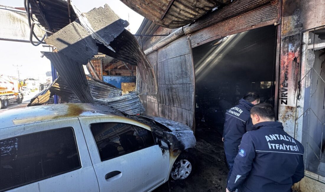 ANTALYA (AA) – Antalya'nın Kepez ilçesinde çıkan yangında oto tamir