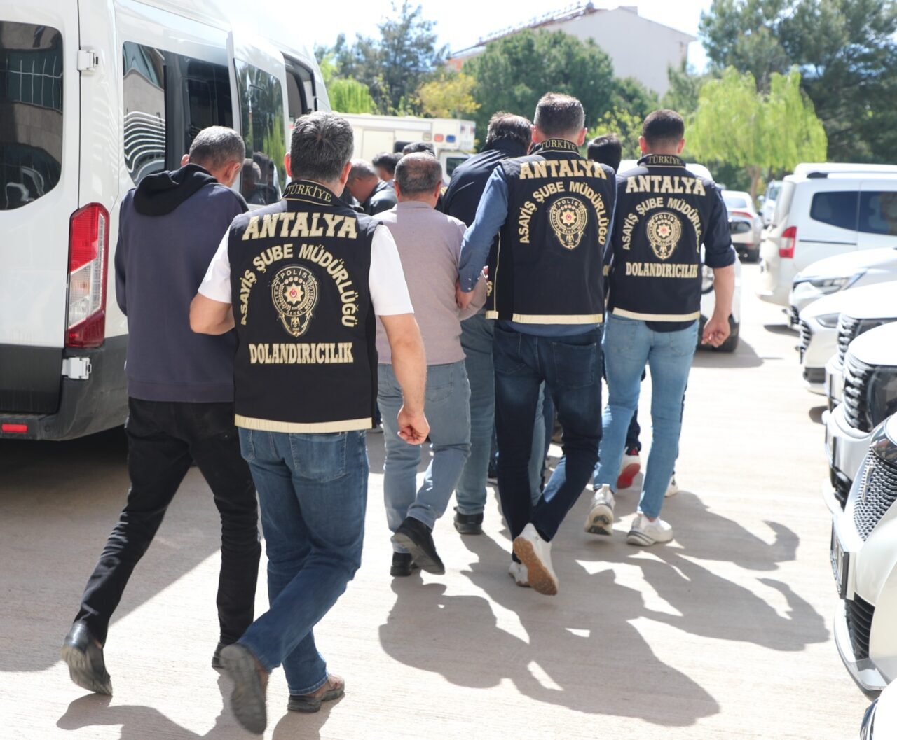 ANTALYA (AA) – Antalya'da sahte vekaletle gayrimenkul satışı yaptığı iddiasıyla