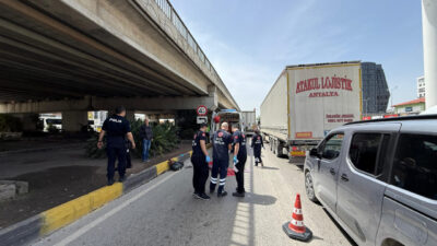 ANTALYA (AA) – Antalya'nın Kepez ilçesinde tırın altında kalan kadın