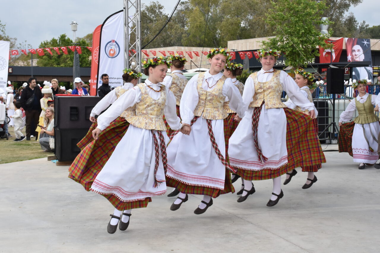 ANTALYA (AA) – Antalya'da 23 Nisan Ulusal Egemenlik ve Çocuk