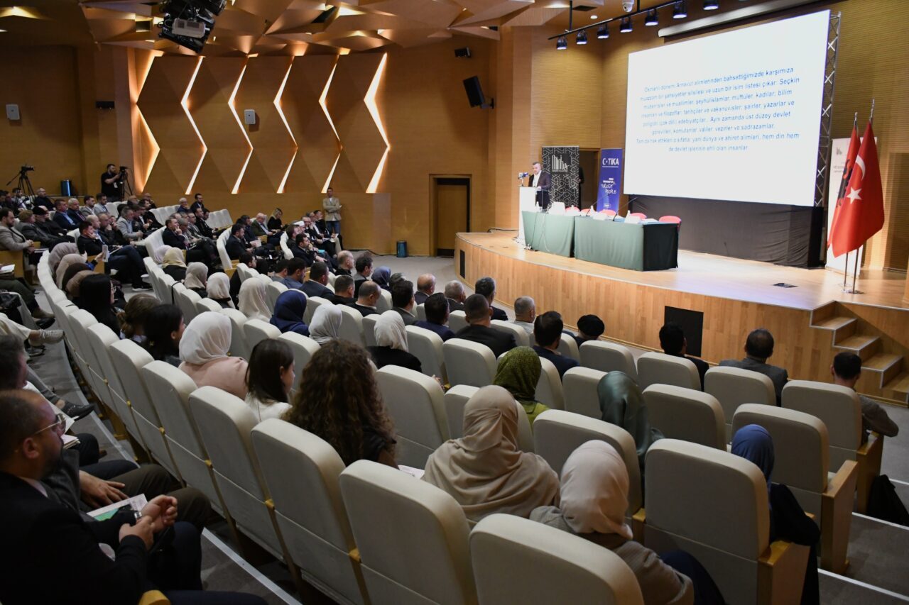 TİRAN (AA) – Arnavutluk'un başkenti Tiran'da "Mirasın izinde: Osmanlı dönemi