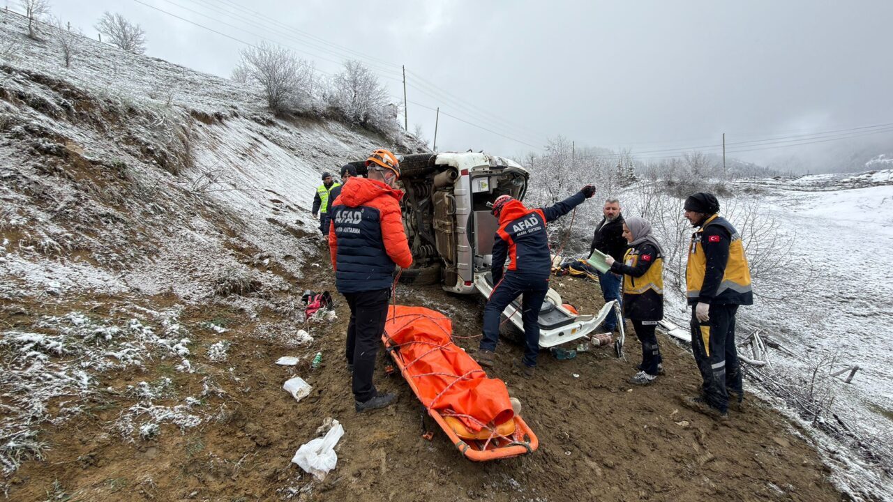 ARTVİN (AA) – Artvin'in Şavşat ilçesinde uçuruma devrilen ambulanstaki hasta