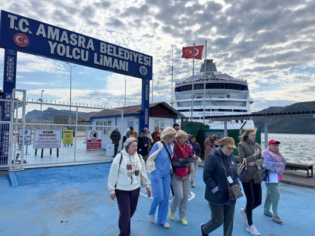 BARTIN (AA) – Rusya'nın Soçi kentinden hareket eden "Astoria Grande"
