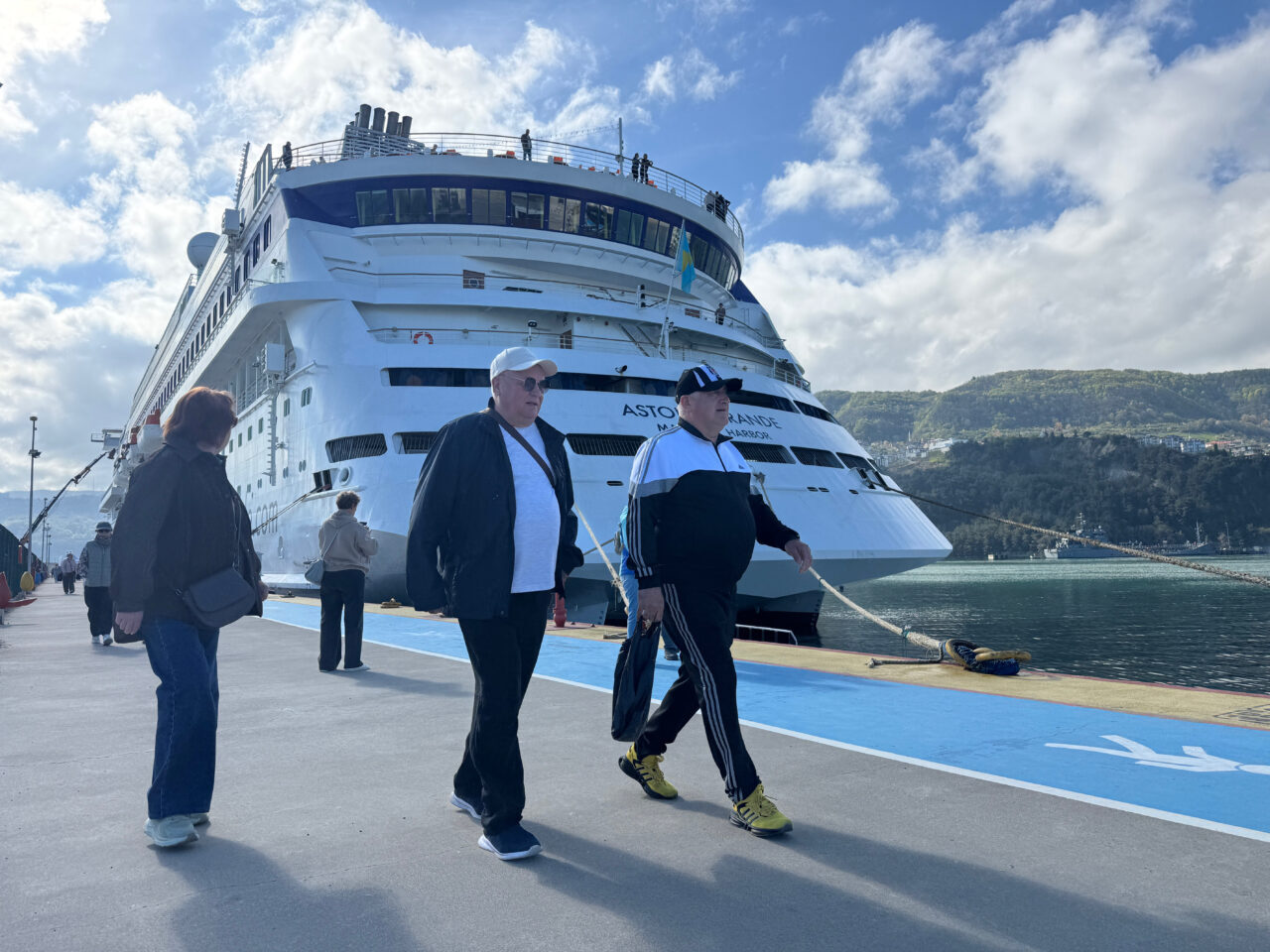 BARTIN (AA) – Rusya'nın Soçi kentinden hareket eden "Astoria Grande"