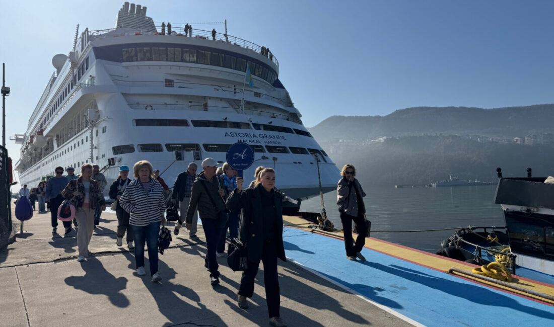 - Bugün Amasra'da demirli kalacak geminin yolcuları, geceyi tarihi ve