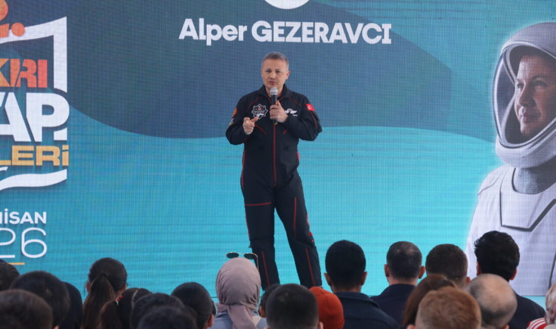 ÇANKIRI (AA) – Türkiye'nin ilk astronotu Alper Gezeravcı, Çankırı'da öğrenci