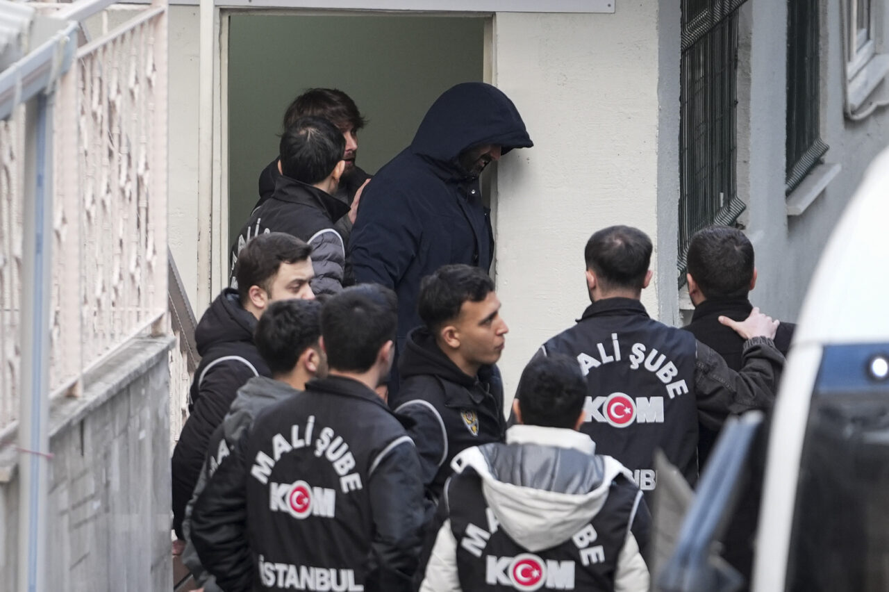 İSTANBUL (AA) – Ataşehir Belediyesinde ihale, imar ve iskan işlemlerine