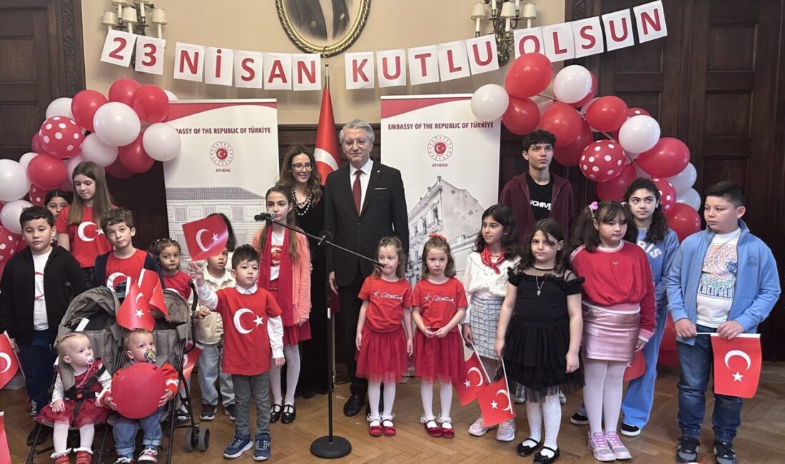 ATİNA (AA) – Yunanistan'ın başkenti Atina'da 23 Nisan Ulusal Egemenlik