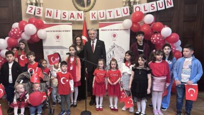 ATİNA (AA) – Yunanistan'ın başkenti Atina'da 23 Nisan Ulusal Egemenlik