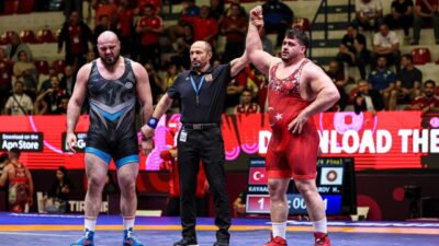 - Grekoromen stilde milli sporcular Rıza Kayaalp, Kerem Kamal ve