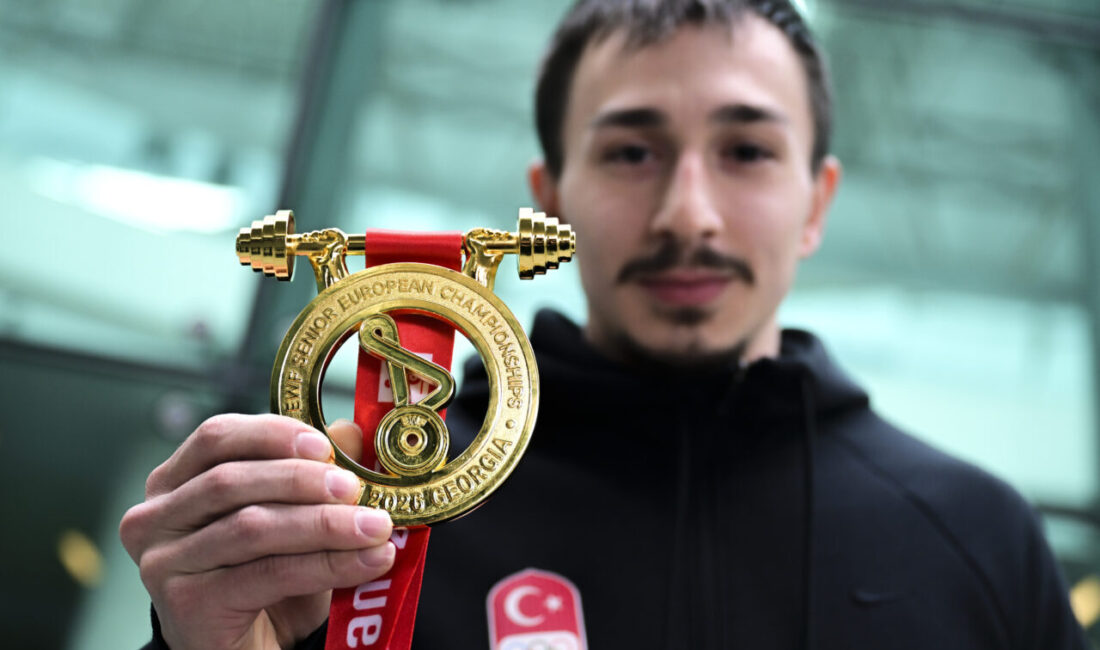 ANKARA (AA) – Avrupa Halter Şampiyonası'nda erkekler 71 kiloda 2