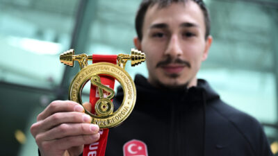 ANKARA (AA) – Avrupa Halter Şampiyonası'nda erkekler 71 kiloda 2