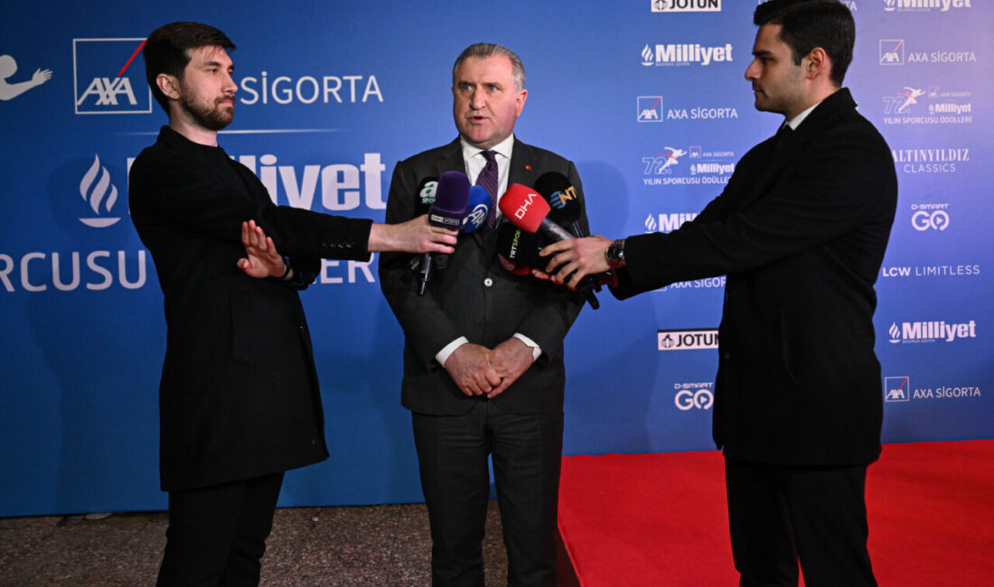 - Gençlik ve Spor Bakanı Osman Aşkın Bak:
"A Milli Futbol