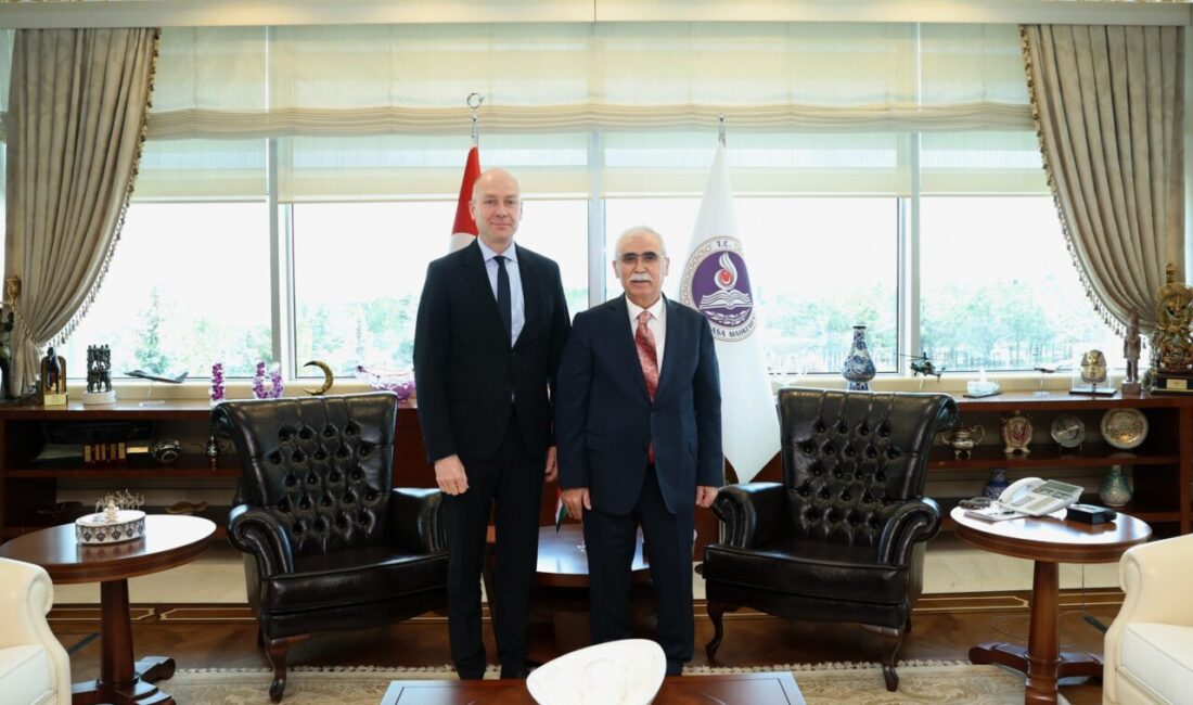 ANKARA (AA) – Anayasa Mahkemesi (AYM) Başkanı Kadir Özkaya, Türkiye'ye