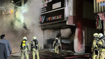 İSTANBUL (AA) – Bağcılar'da İSTOÇ Ticaret Merkezi'ndeki bir iş yerinde