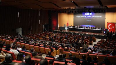 - "Yenilenebilir enerjiyi azami düzeyde kullanan bir Türkiye, doğal gaz