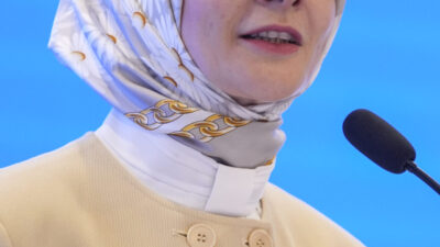 - "Devletler, teknoloji şirketleri, uluslararası kuruluşlar, okullar ve aileler çocukların