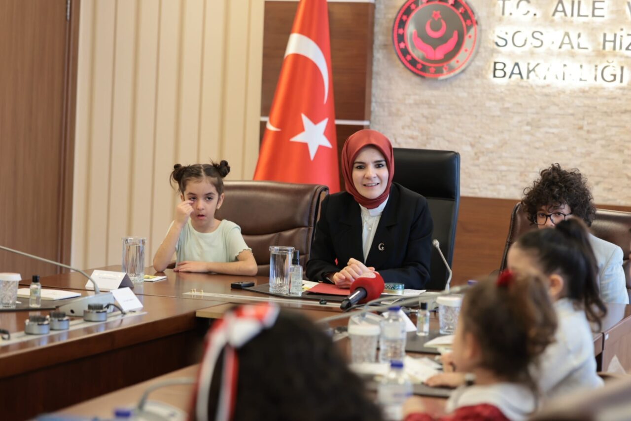 ANKARA (AA) – Aile ve Sosyal Hizmetler Bakanı Mahinur Özdemir