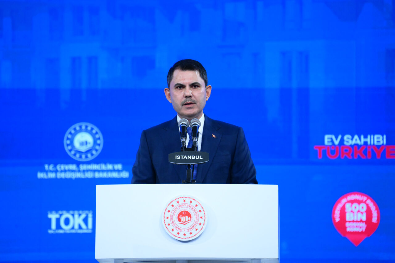 - "Yüzyılın Konut Projesi diyoruz çünkü gelişmiş ülkelerin sokaklarından evsizler