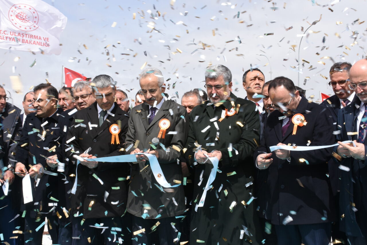 - "Bu iki önemli projeyle Afyonkarahisar'a kazandıracağımız yıllık toplam tasarruf